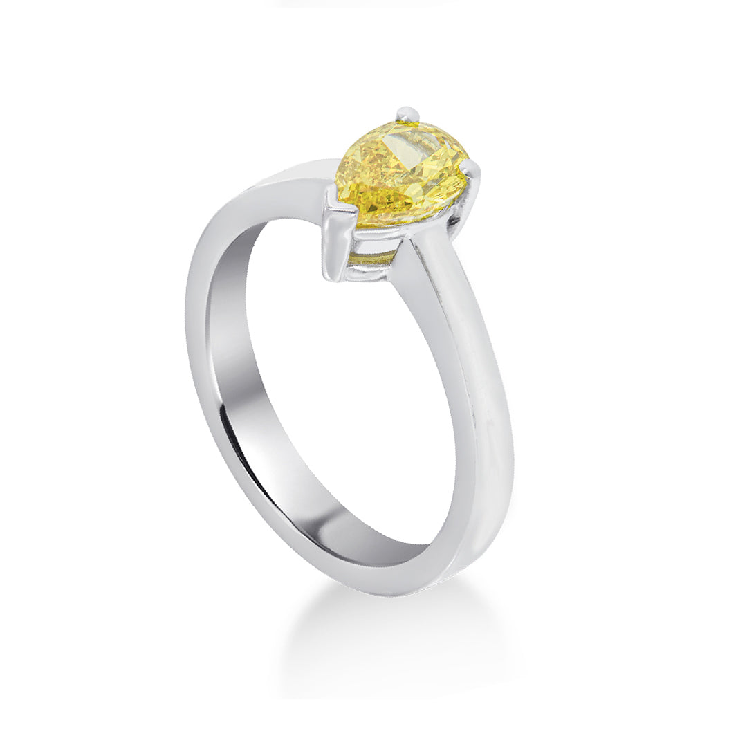 Anello in Oro bianco 18kt con Diamante accresciuto taglio goccia yellow